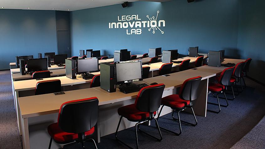 PIONEIRISMO - UNIVEM inova com 
										Laboratório Digital para área do Direito