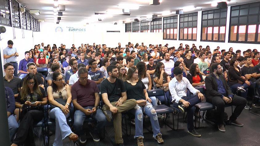 Flisol reúne cerca de 600 pessoas