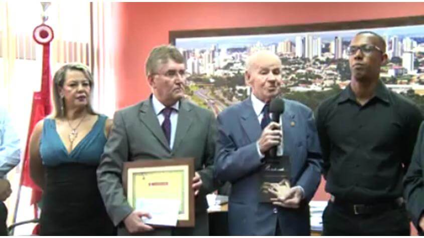 VOTOS DE CONGRATULAÇÕES POR OBRA LITERÁRIA