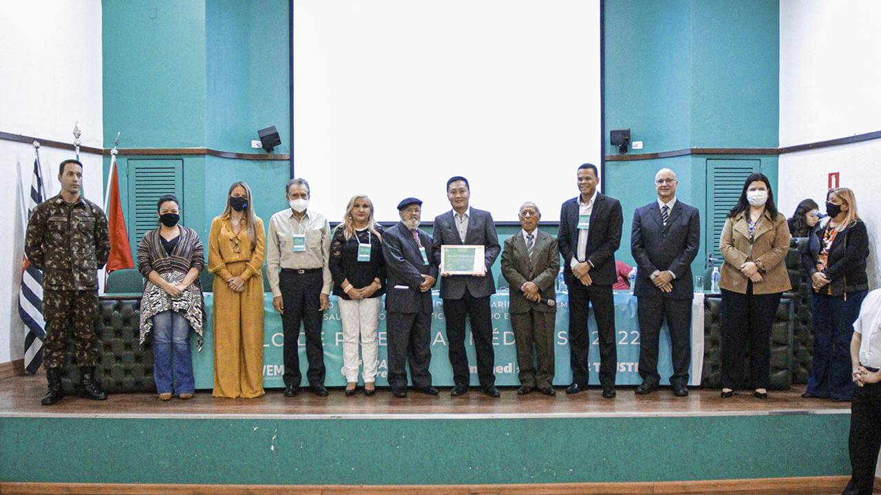 Segundo encontro do Ciclo de Palestras Médicas contou com uma homenagem do Univem ao Presidente da Unimed de Marília