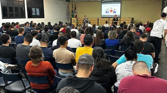 Palestra no UNIVEM aborda empreendedorismo e inovação com foco na viabilidade de ideias