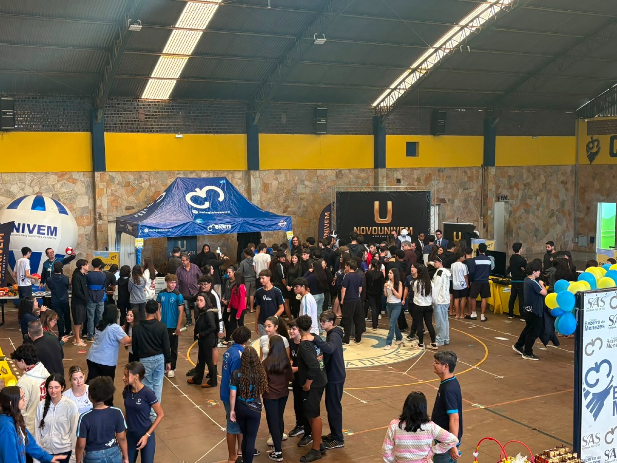 UNIVEM participa da Feira de Profissões do Colégio Bezerra de Menezes e apresenta oportunidades de carreira aos estudantes